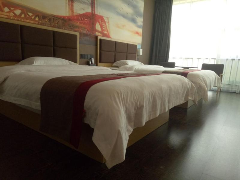 Thank Inn Plus Hotel Jiangxi Fuzhou Jinxi County Government Square Exterior photo